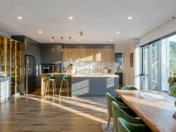 Orewa Pinnacle - Luxurious Sea-View Residence