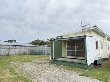 Image 1 of 21