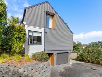 INCREDIBLE OPPORTUNITY IN PRIME POSITION