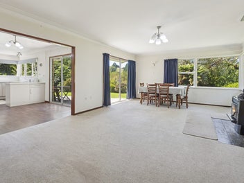 569 PARADISE VALLEY ROAD. A PEACEFUL HAVEN