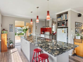 A TREASURE AT TE HORO!!