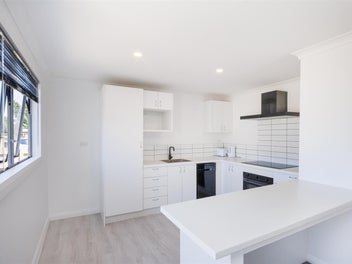 TEAM LEWIS - SENSATIONALLY EASY LIVING