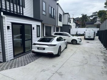 Macleans New 5 Bedroom