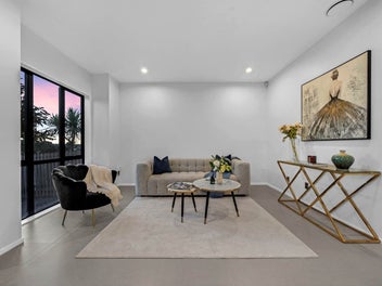 Sun-Soaked & Renovated: Simply Move In