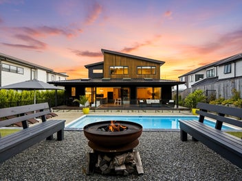 Poolside Living in a Peaceful Bush Retreat