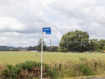 TEAM LEWIS - GORGEOUS ON GEORGE