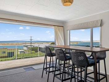 Wintle Street opportunity – vendors want sold!