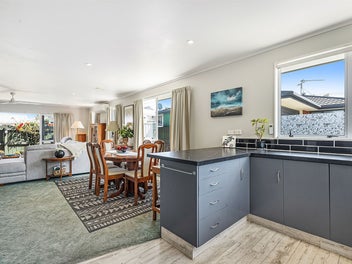 Keys to Convenience: A Move-In Ready 3-Bed