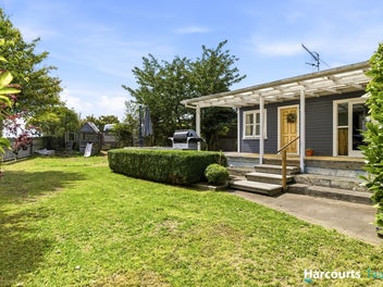 Classic Cottage, Big Backyard