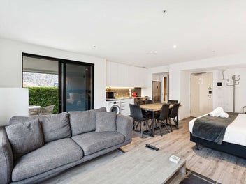 Modern Alpine Studio – 365 Visitor Accom Zoned