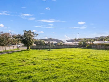 Flat Section in the Heart of Mangonui!