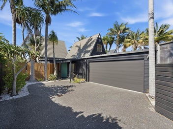 Blue Chip Beachside Living