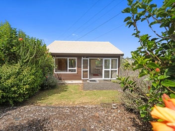 Easy Living in the Heart of the Shore