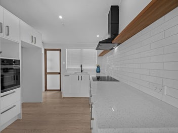 RETIRING VENDORS SAY "SELL!"