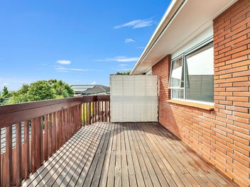 The Smart Eastern Bays Entry - Sun & Privacy