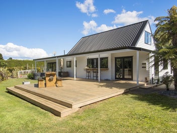 Striking Style Meets Ultimate Outdoor Living