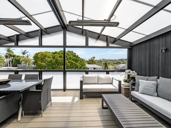 Designer Chic - Executors Says Sell