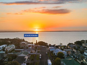 Renovated Bungalow – Sea View, Steps to Beach