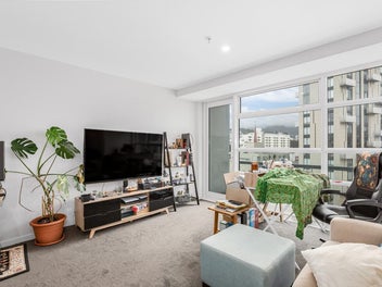 MODERN INNER-CITY LIVING