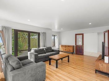 Prime Investment Opportunity Near Uni - Cash Cow