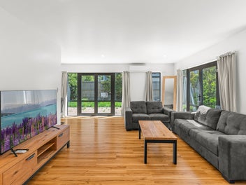 Prime Investment Opportunity Near Uni - Cash Cow