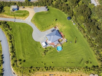 PICTURESQUE BUSH CLAD VIEWS