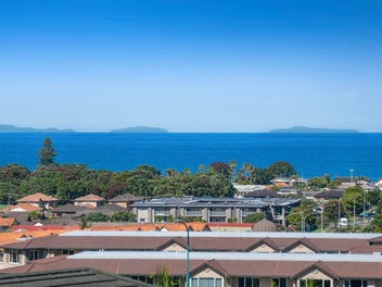 Stunning Views Motivated Vendors $1,649,000