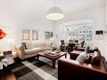 DISTINGUISHED CHARACTER & CONTEMPORARY LUXURY