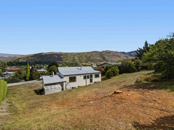 First Home or Holiday Haven with views!