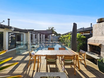 Vendor Retiring - This Home Must Be Sold