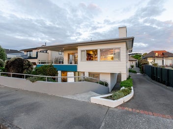 Bargain Beachfront - Seriously!!!