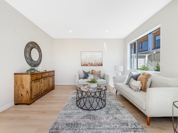 Sun-Drenched Modernity in Half Moon Bay