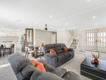 Water views, reserve + family home = perfect life