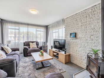 VENDORS RETIRING - MUST SELL AUCTION!