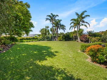 Privacy on c.1,500sqm | A Dividable Dream