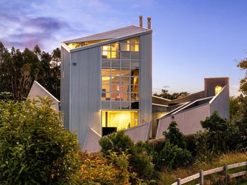 A masterpiece of architecture immersed in nature