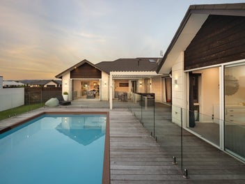 When more is more! Elegant St Kilda estate.