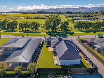 Designed to Embrace the View!