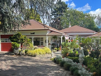 Motivated vendors, acreage with income, view today