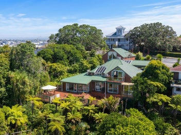 A Masterpiece of Space, Sun & Sea