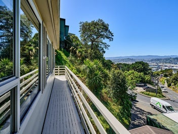 2-BED + STUDY STARTER HOME NEAR LYALL BAY