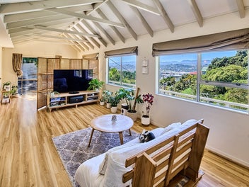 2-BED + STUDY STARTER HOME NEAR LYALL BAY