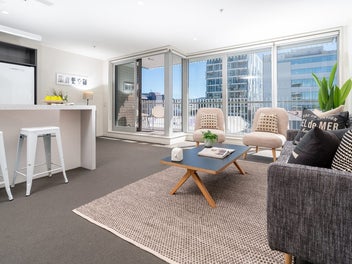 MODERN 3-BED APARTMENT WITH VIEWS