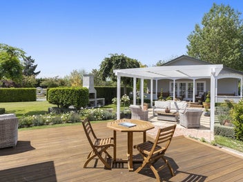 Hurst Seager with Timeless Transformation