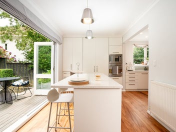 PRIVATE, SPACIOUS, PICTURESQUE - PERFECT!