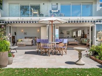 Down-Size in Style - Premier Coastal Position