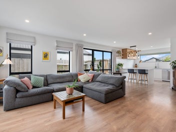 Ready to Impress - Effortlessly Stylish