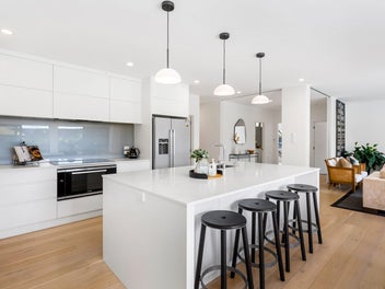 PRIVATE FAMILY HAVEN WITH STUNNING VIEWS