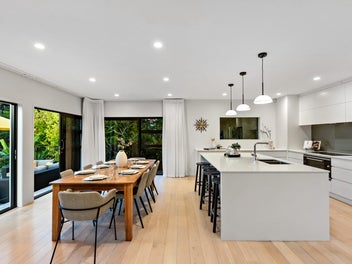 PRIVATE FAMILY HAVEN WITH STUNNING VIEWS
