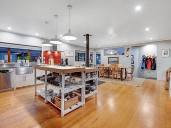 THE GOOD LIFE BEGINS HERE